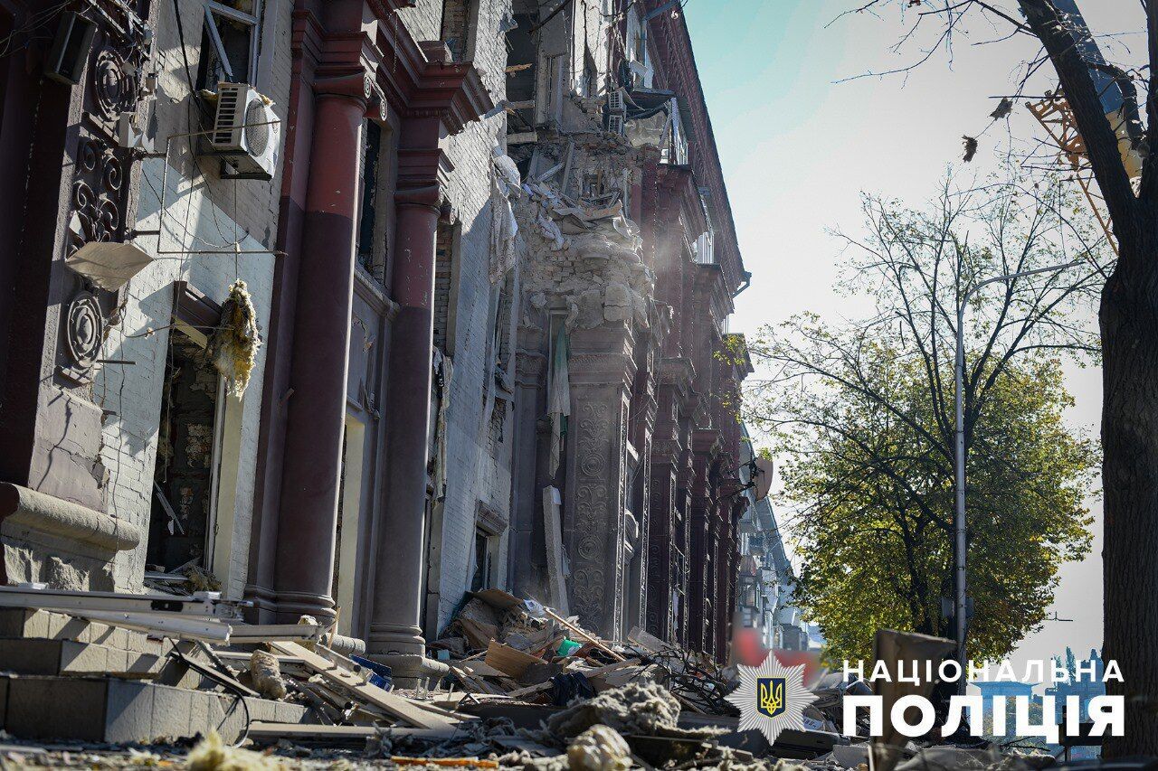У Запоріжжі завершили розбір завалів у будинку, по якому вдарила РФ: загинуло 5 осіб. Фото