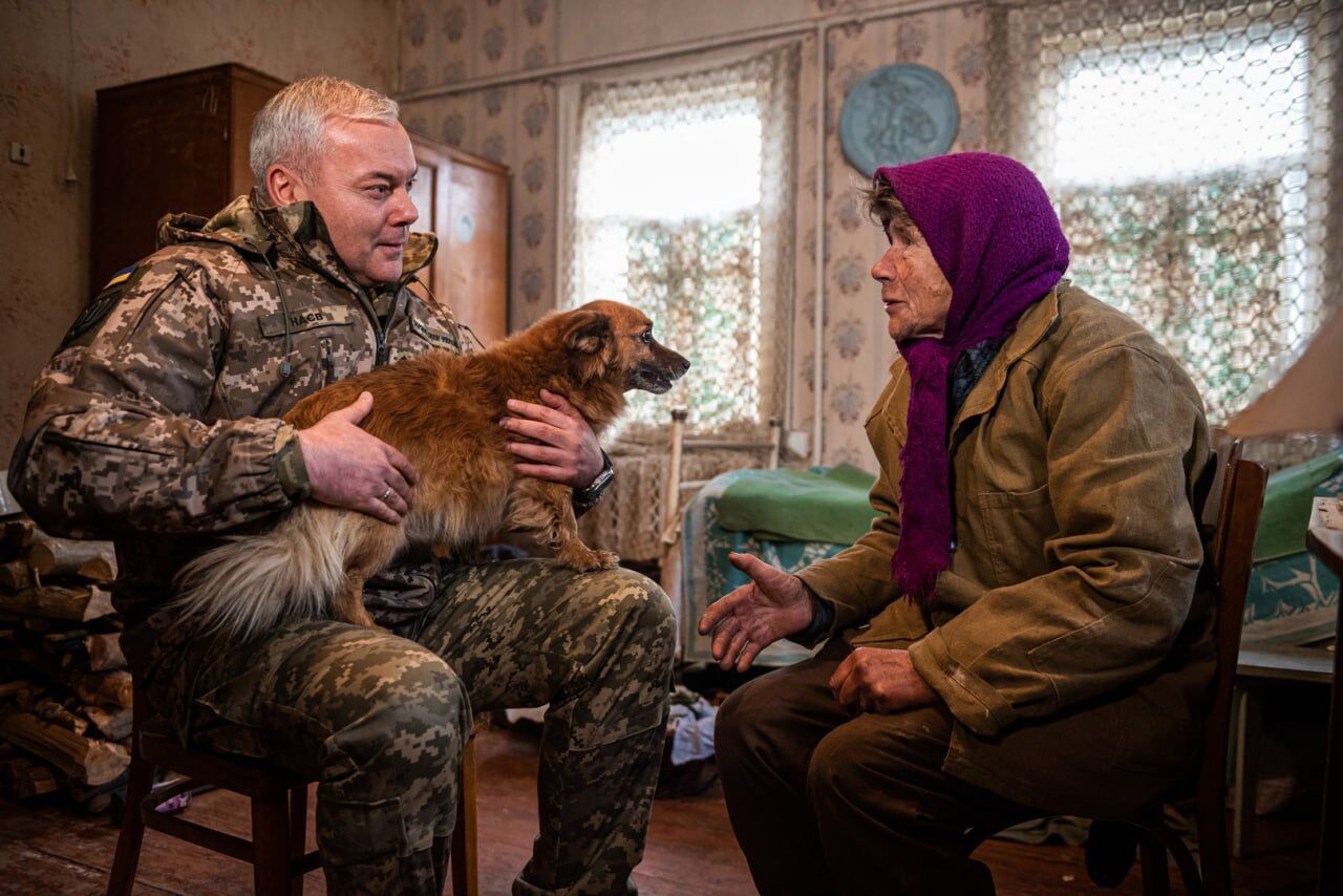 Наєв показав, як живуть мешканці Чорнобильської зони, які відрізані від цивілізації: їм допомагають усім необхідним. Фото і відео