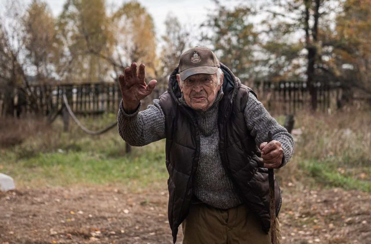 Наєв показав, як живуть мешканці Чорнобильської зони, які відрізані від цивілізації: їм допомагають усім необхідним. Фото і відео