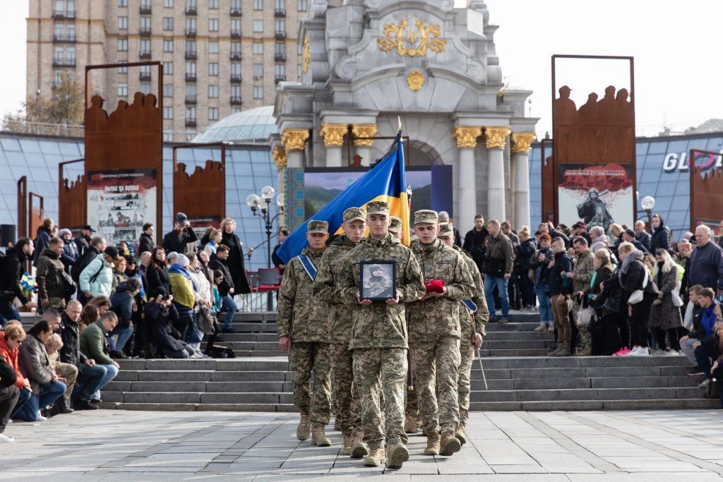 Загинув у день свого 25-річчя: у Києві попрощались з  наймолодшим командиром "Чорних Запорожців" Сергієм Іконніковим