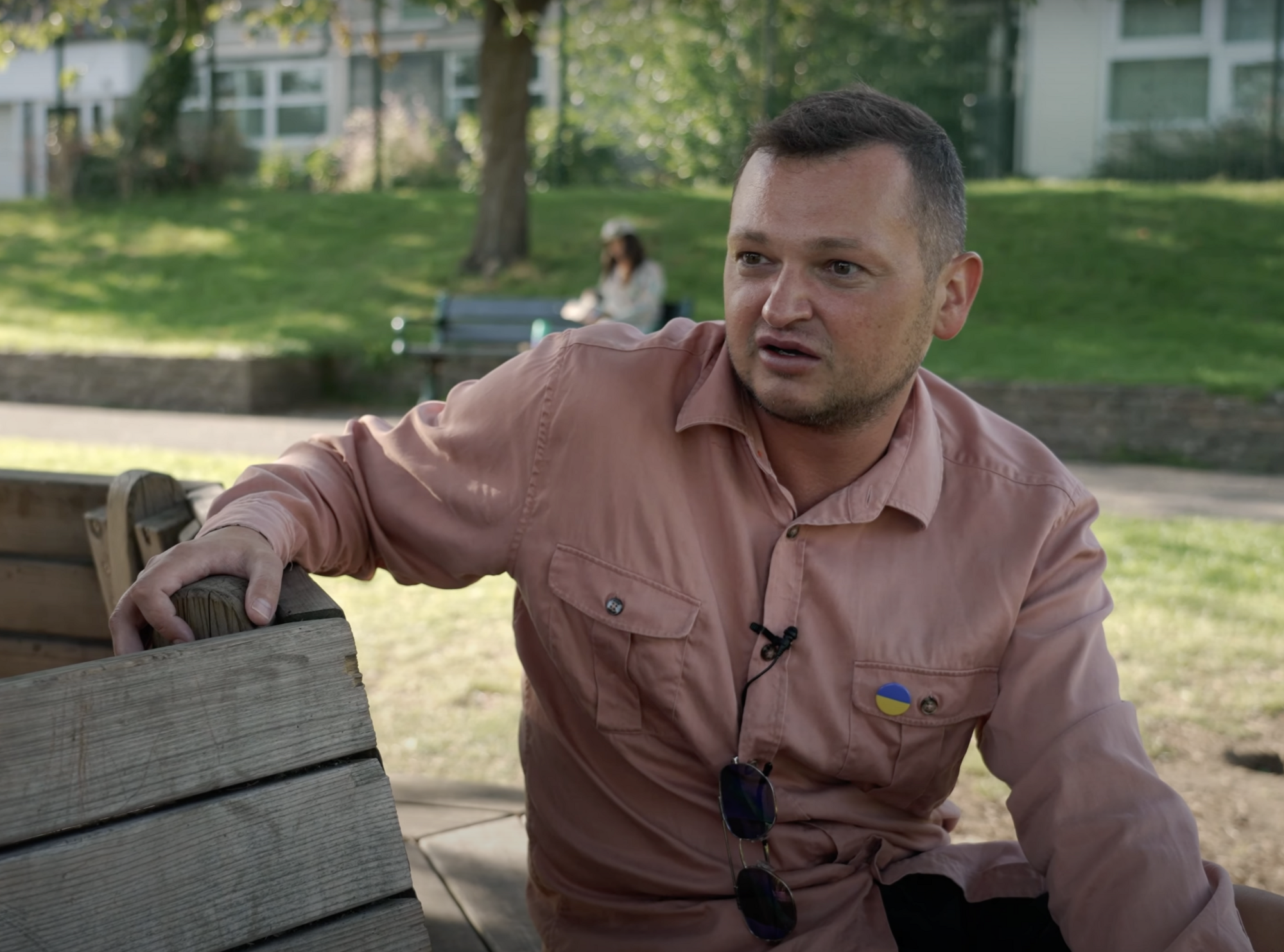 Где живет эпатажный Шура Стоун, что объединяет его с Украиной и как "Похититель ароматов" травит россиян на их родном языке