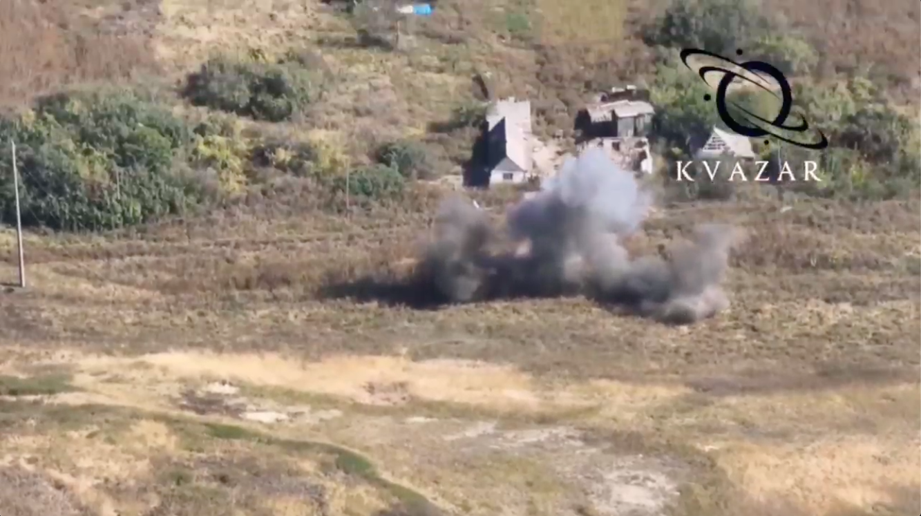 "Насипали окупантам!" Воїни ЗСУ показали, як знищили склад БК ворога. Відео