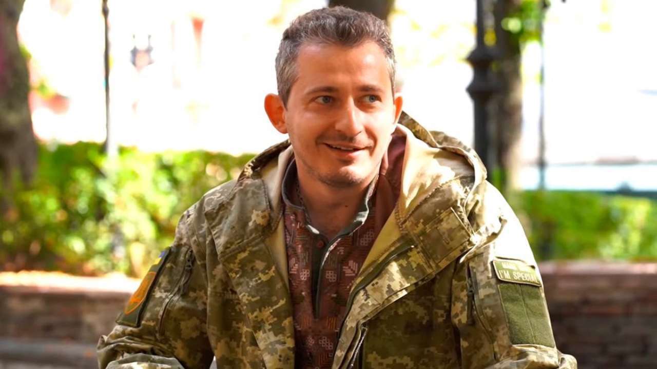Воїн ЗСУ Олександр Ремез назвав співака, який повністю перейшов на українську мову: багато спілкуються лише на камеру