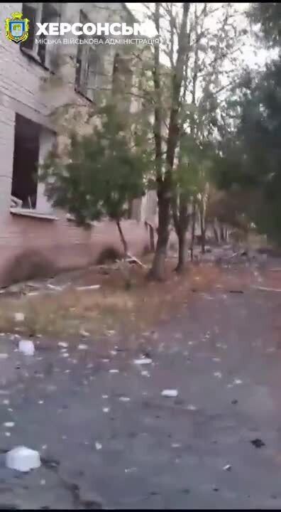 В сети показали последствия атаки российской армии на школу в Херсонской области. Видео