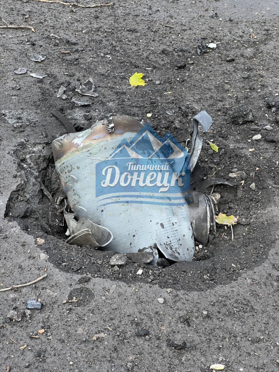 У центрі Донецька пролунав гучний вибух: на місці валить дим стовпом. Відео і фото