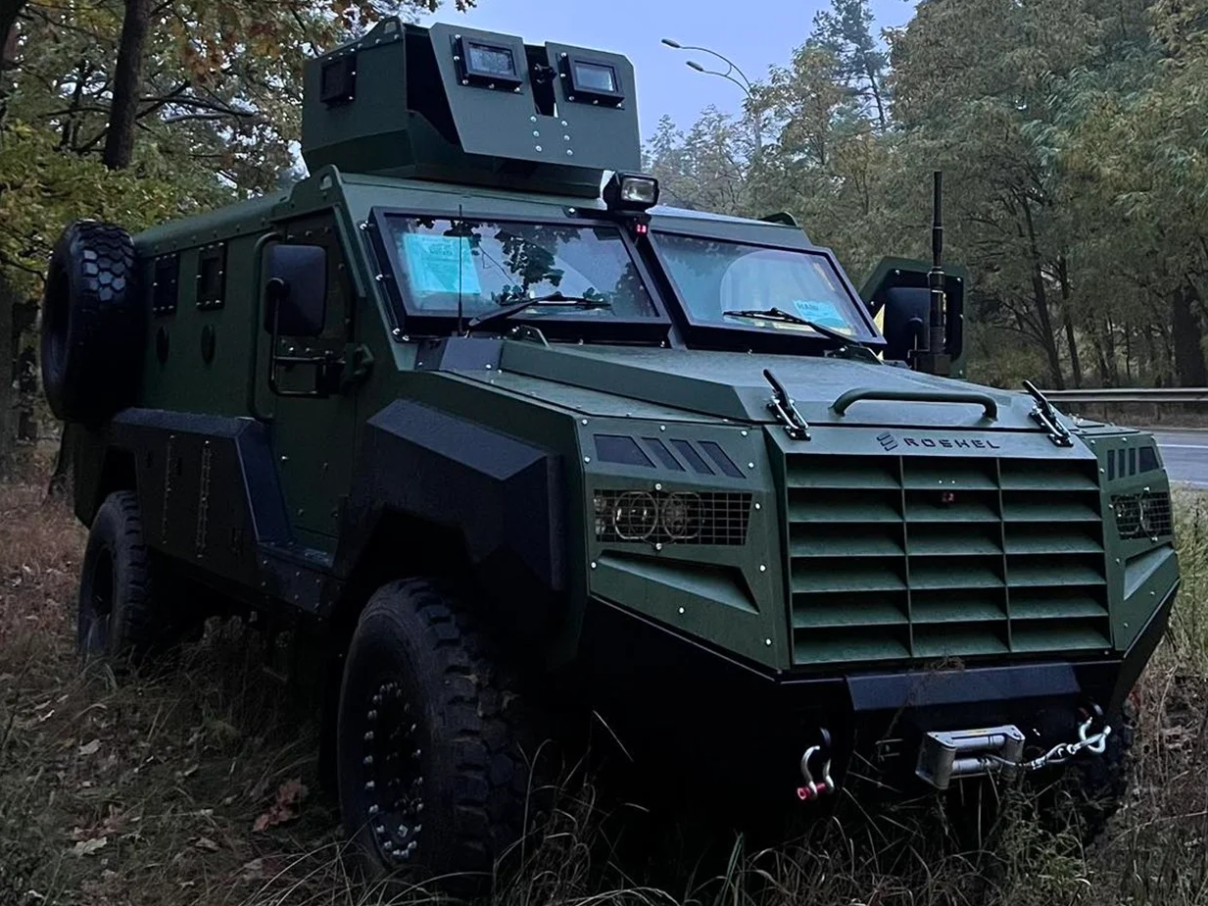 Україна одержала британські бронеавтомобілі Senator MRAP: що про них відомо. Фото і відео