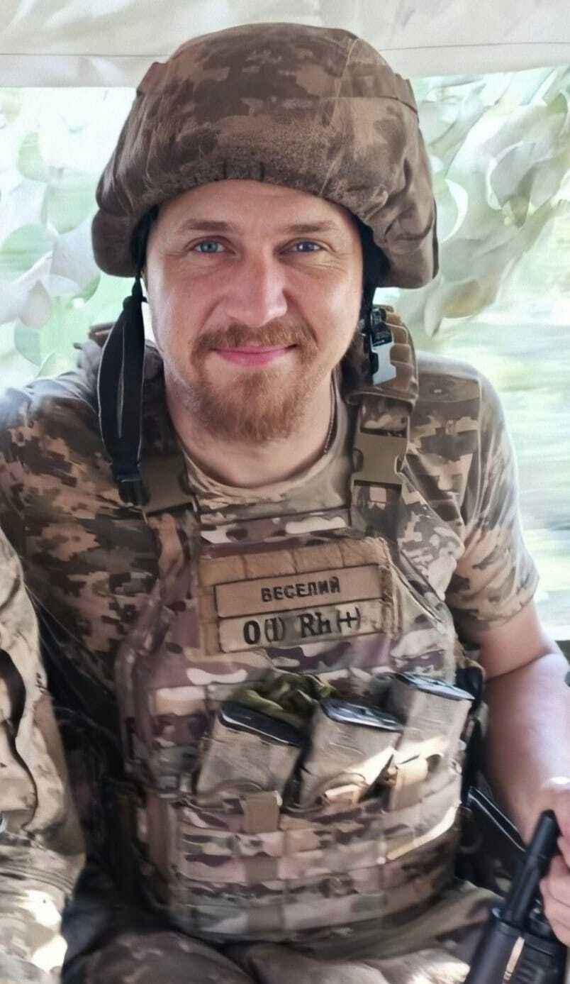 Був командиром відділення легендарних "Вовків Да Вінчі": на Київщині попрощалися із військовим Олегом Спасибою