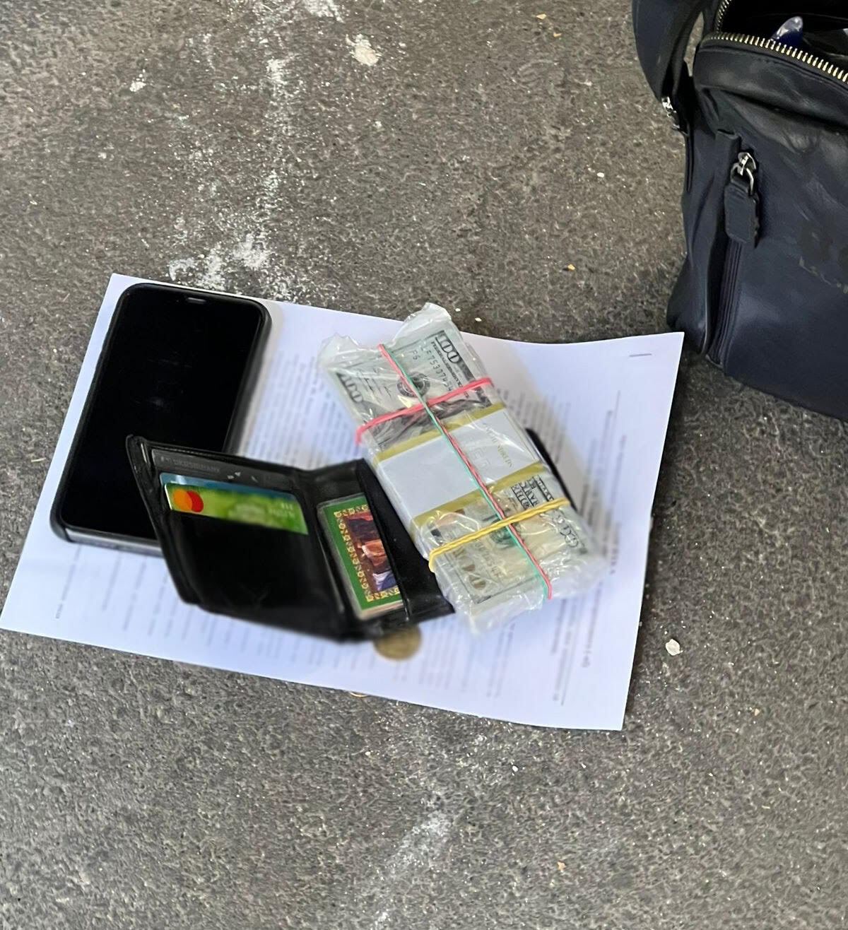 В Киеве разоблачили адвоката, который подстрекал мужчину дать $10 тыс. взятки судье. Фото и подробности