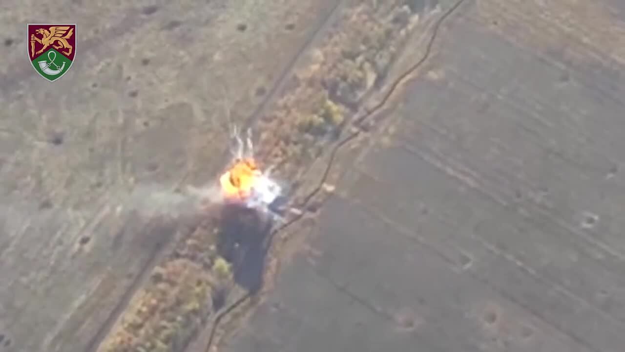 За допомогою БПЛА "Лелека-100" українські воїни виявили та знищили російську САУ "Нона". Відео