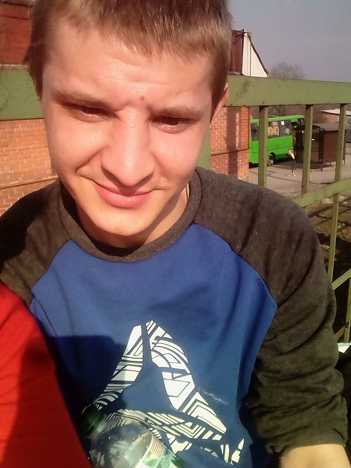 Алексей хотел заработать на учебу, а Дмитрий недавно стал отцом: что известно о погибших сотрудниках "Новой почты" в Харькове