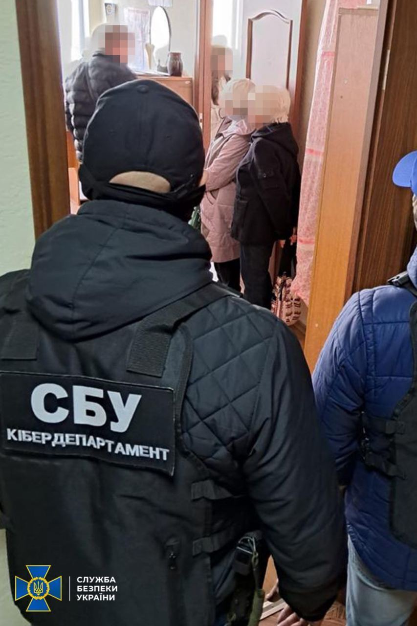 Правоохранители Киевщины задержали на взятке в $8 тыс. служащего АМКУ. Фото и подробности
