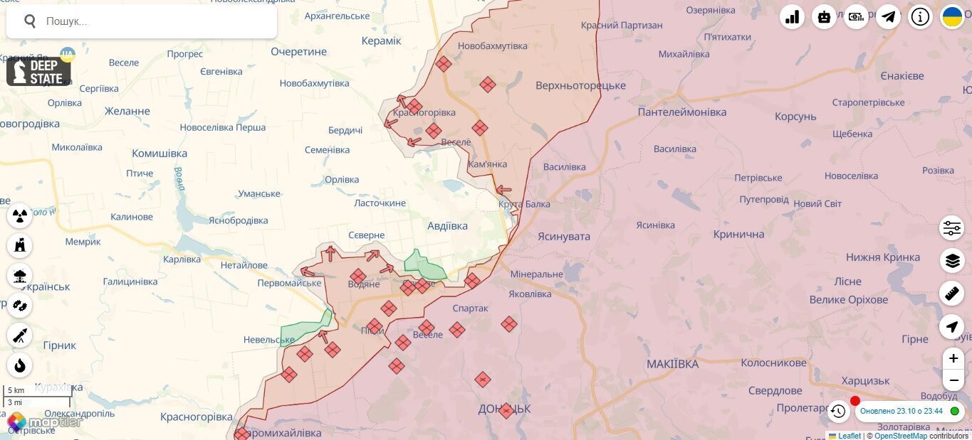 Армія Путіна намагається зімкнути "кліщі" навколо Авдіївки: генерал пояснив складність ситуації
