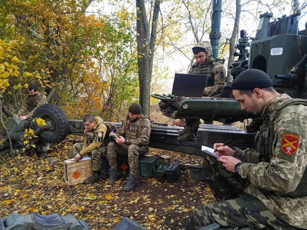 "Язык великого непокоренного народа": украинские воины показали, как писали радиодиктанты на передовой. Фото