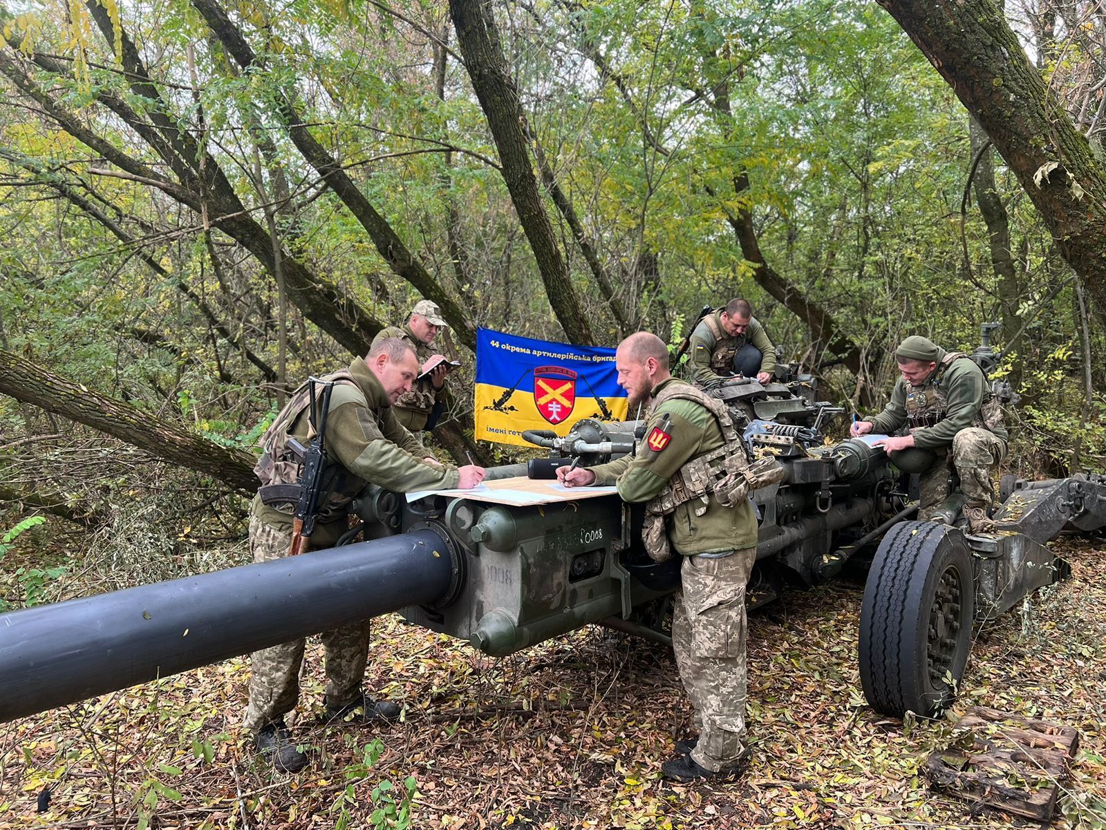 "Язык великого непокоренного народа": украинские воины показали, как писали радиодиктанты на передовой. Фото