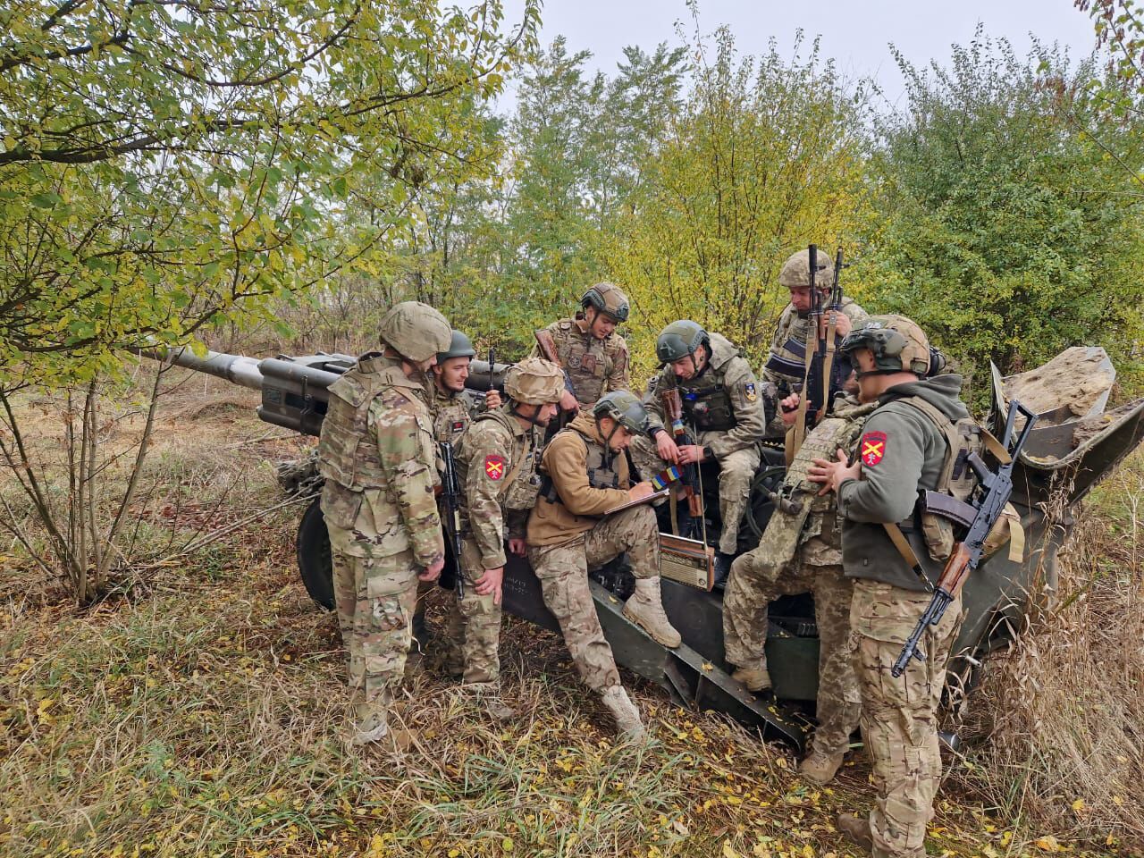 "Язык великого непокоренного народа": украинские воины показали, как писали радиодиктанты на передовой. Фото