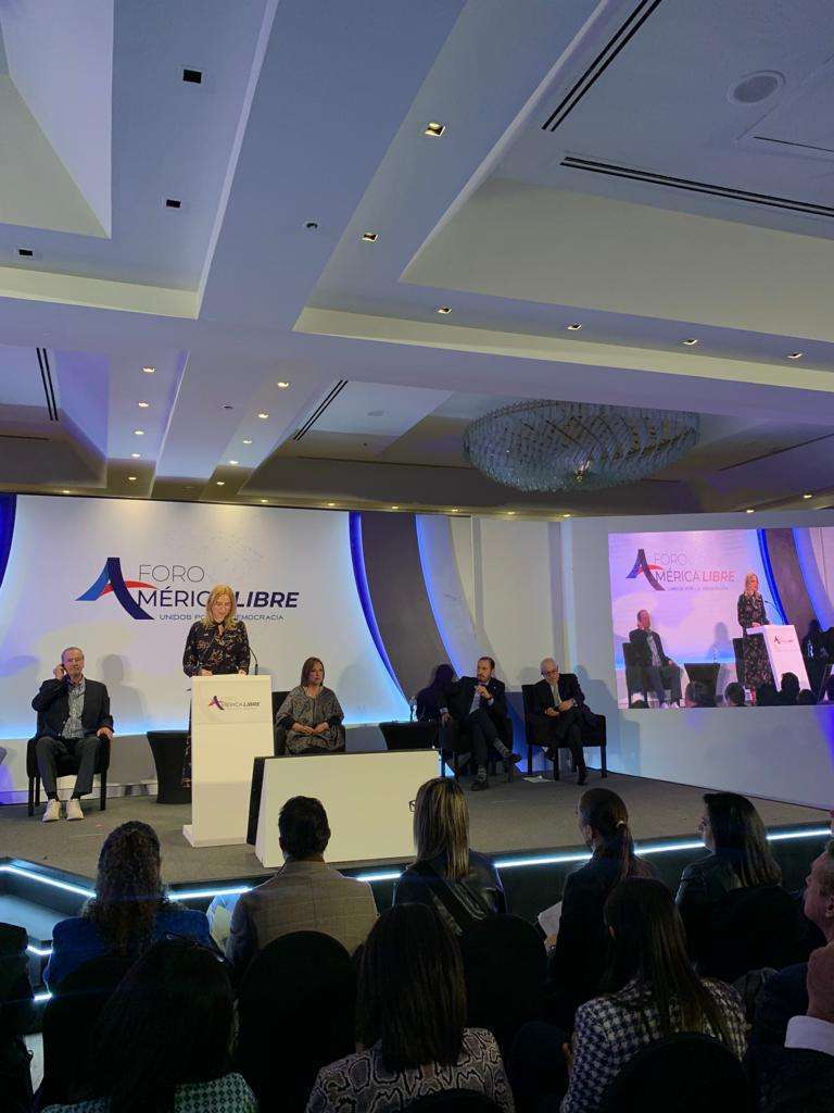 Олена Кондратюк на форумі "Вільна Америка" закликала політиків із 20 країн до антиросійських санкцій