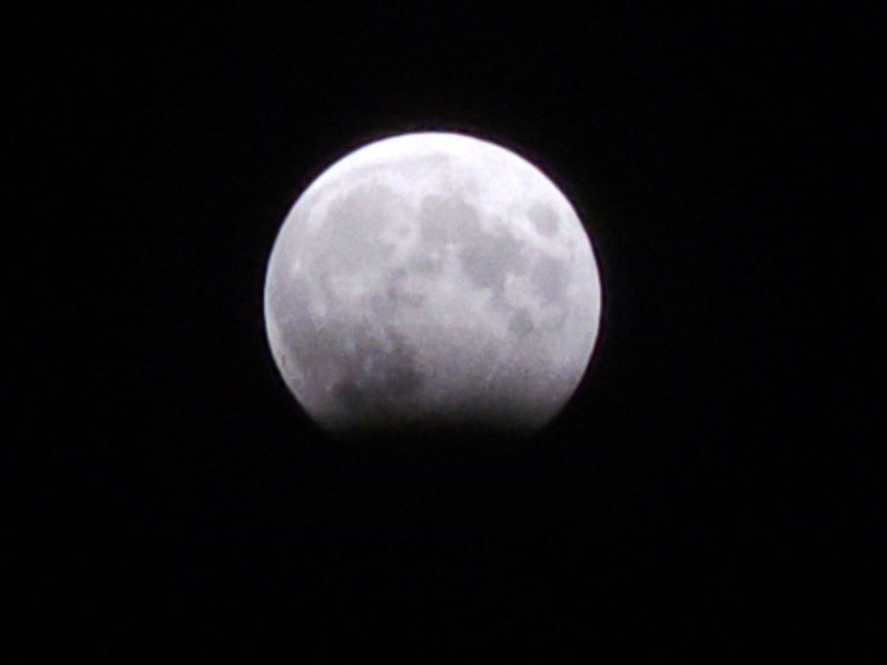 В Украине наблюдалось лунное затмение. Фото 