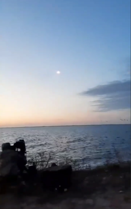 Как воины ВСУ уничтожают врага из шведского легкого противокорабельного ракетного комплекса RBS-17: видео