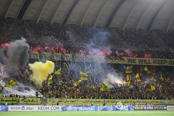 Скандал дня. Знаменитий клуб через статую відмовився виходити на матч Ліги чемпіонів в Азії. Фото