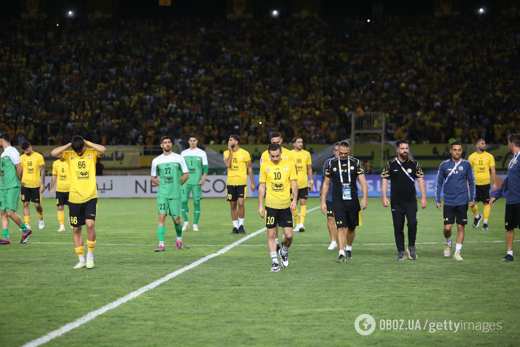 Скандал дня. Знаменитий клуб через статую відмовився виходити на матч Ліги чемпіонів в Азії. Фото