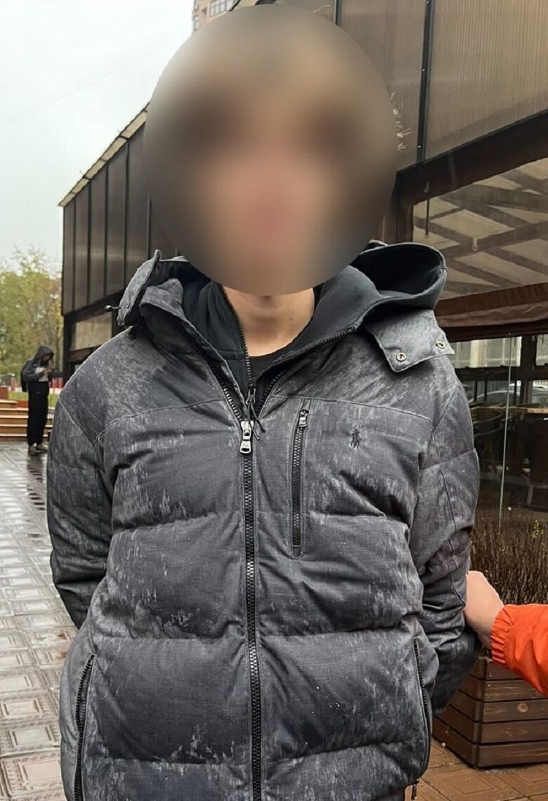 У Києві на гарячому затримали 18-річного торговця кокаїном. Фото