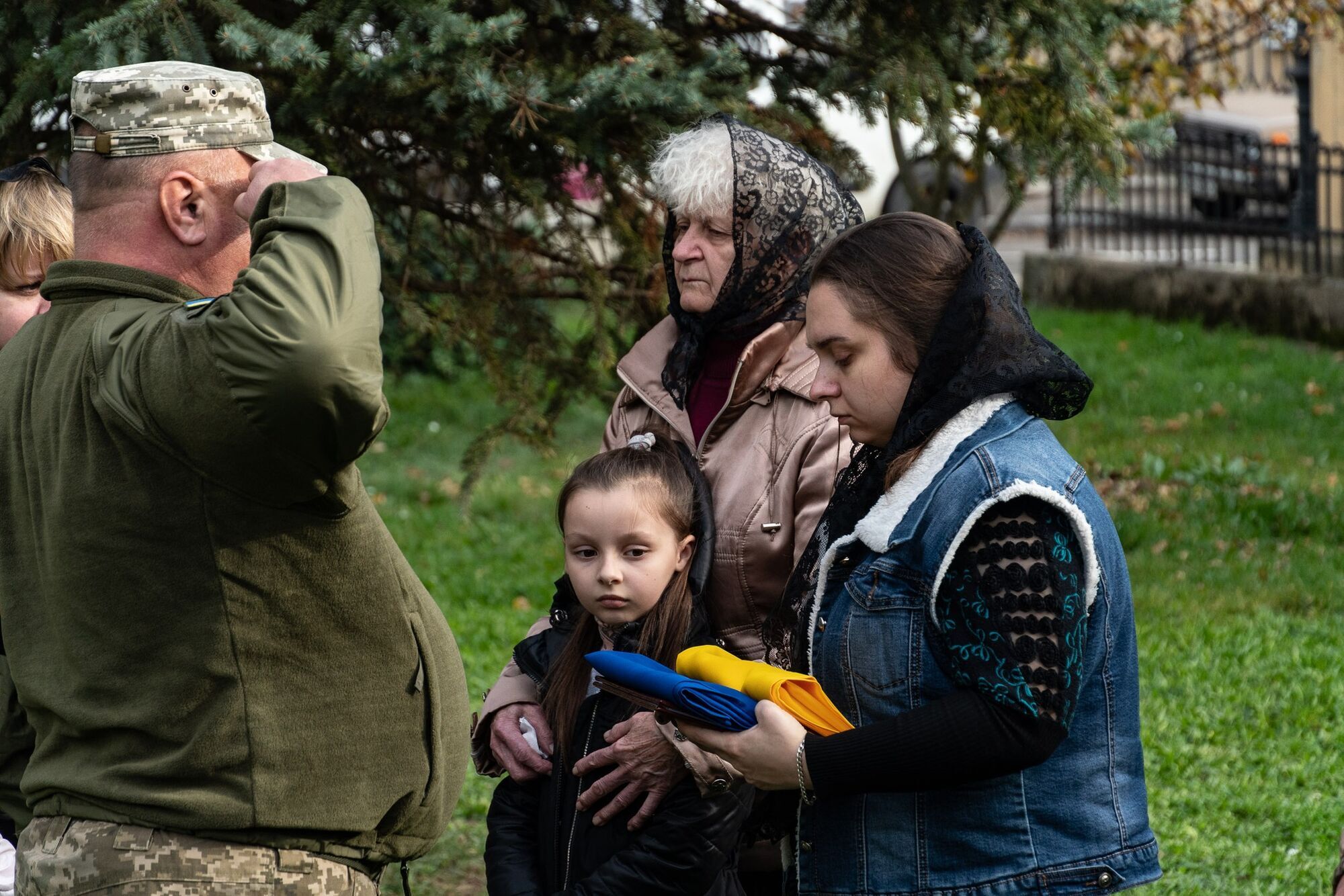 Віддав життя за волю та незалежність України: в Ужгороді провели в останню дорогу Героя Віталія Куцаєва. Фото