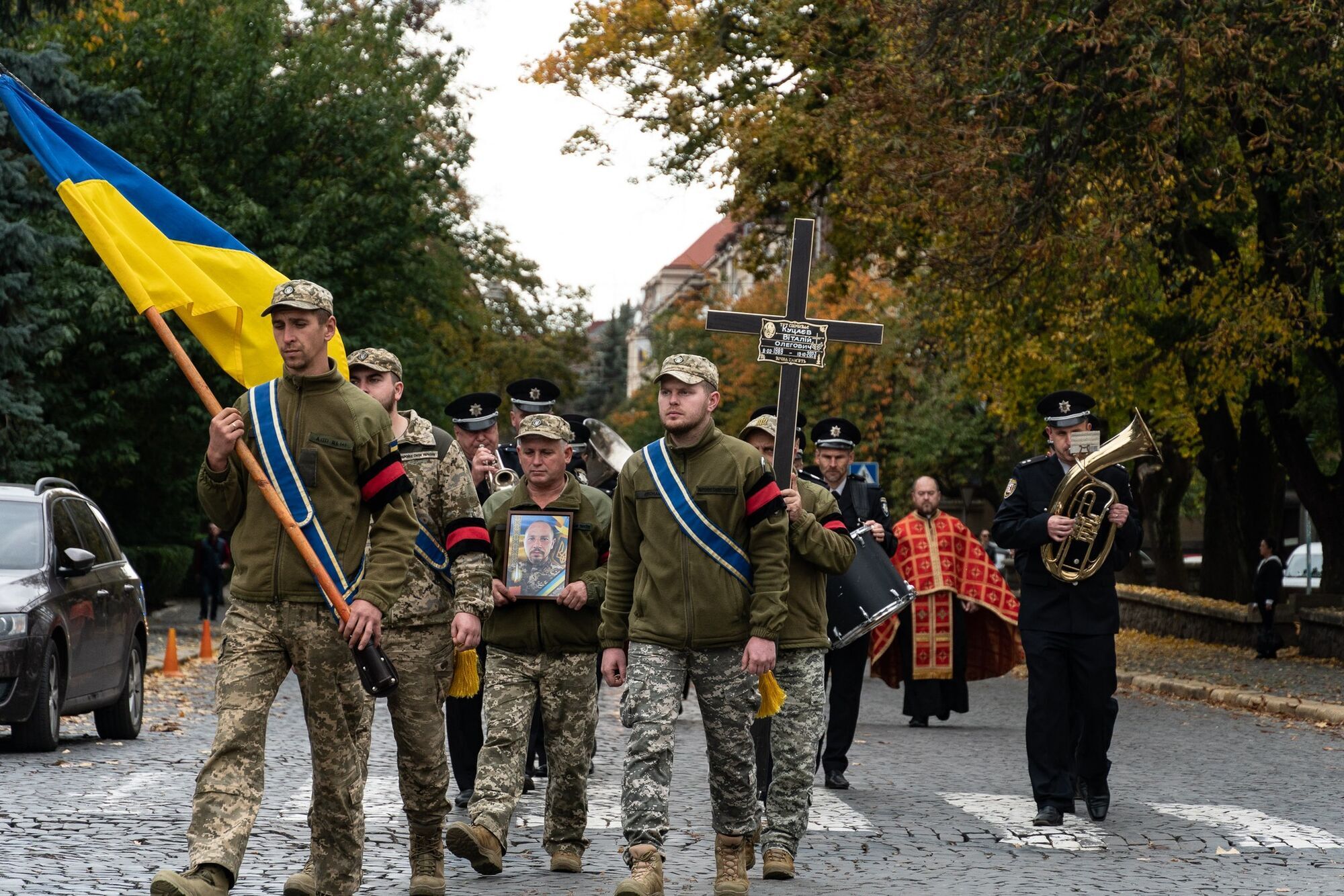 Отдал жизнь за свободу и независимость Украины: в Ужгороде провели в последний путь Героя Виталия Куцаева. Фото