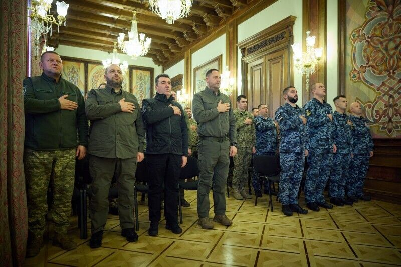  "Битва ще триває, але Росія в ній не переможе": Зеленський нагородив військових, які відзначились у боях за Чорне море. Фото і відео