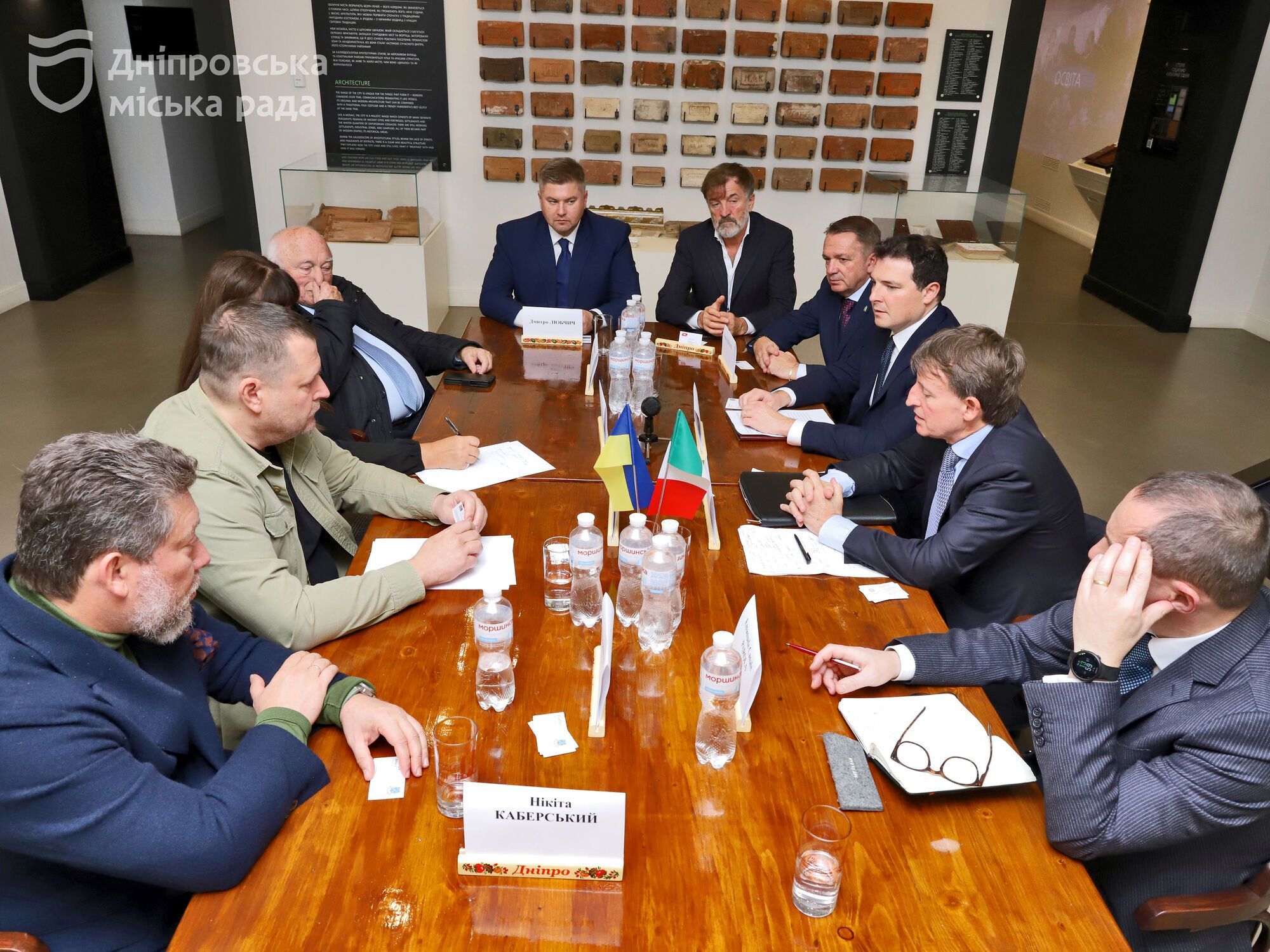 Мер Дніпра Філатов обговорив з послом посилення співпраці з італійськими містами