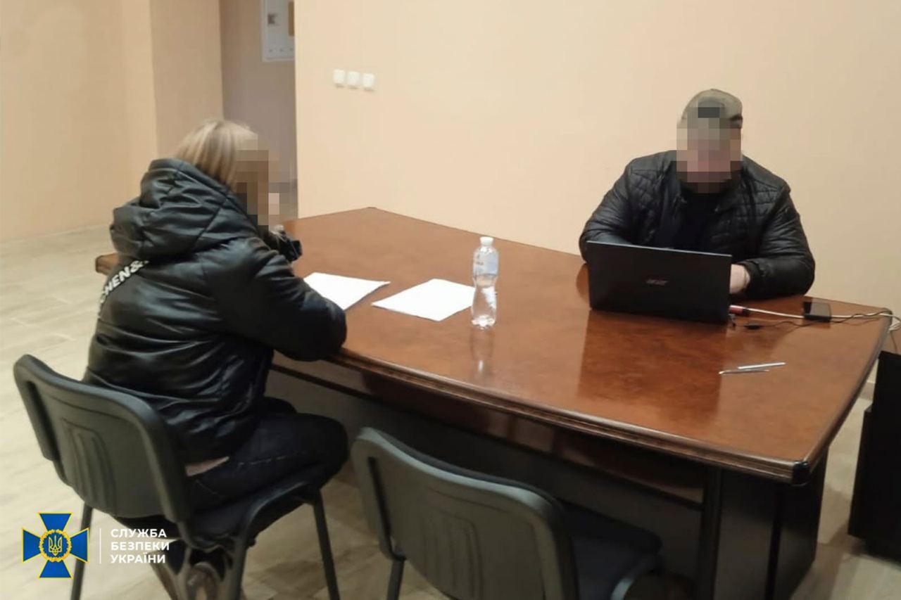 СБУ задержала в Изюме информатора ФСБ, которая выспрашивала позиции ВСУ у клиентов салона красоты. Фото