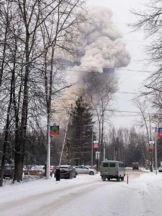 У Росії прогримів вибух на заводі, який займається виробництвом боєприпасів і вибухівки. Фото і відео