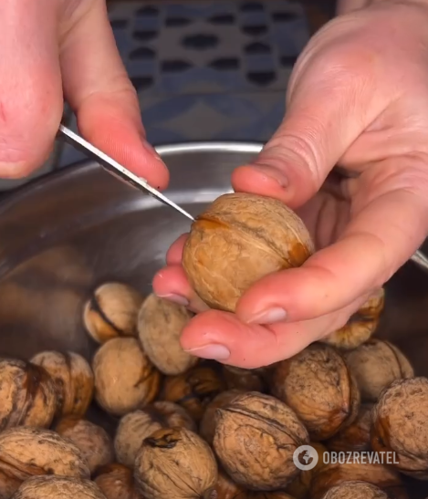 Как почистить грецкие орехи без молотка: самый действенный способ