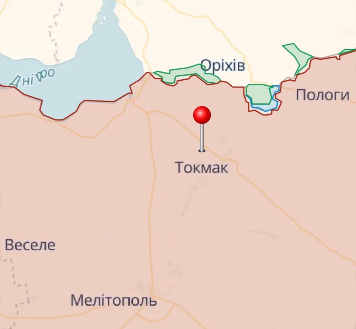 Оккупанты начали вывозить из Токмака в Запорожье "органы власти" и свои семьи: в сети указали на интересный нюанс с железной дорогой. Карта