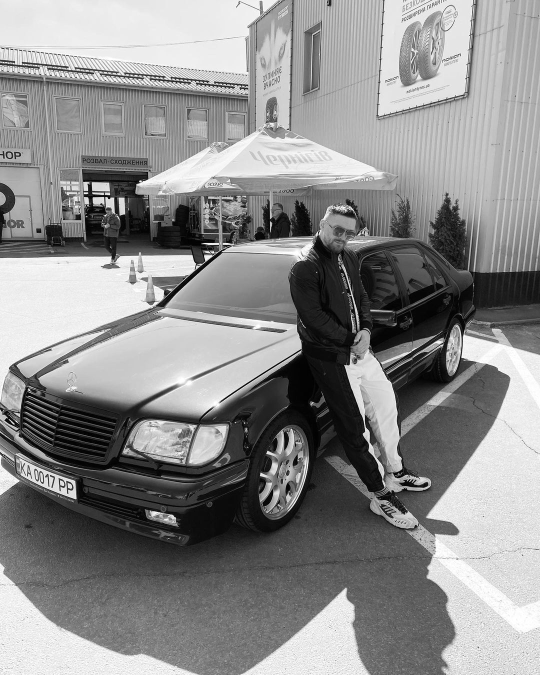На вулицях Києва помітили розкішне авто Усика: як виглядає суперкар чемпіона світу. Фото