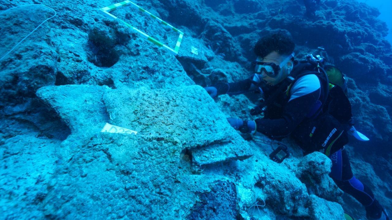 У Туреччині відшукали корабель зі скарбами, який затонув 3600 років тому. Фото