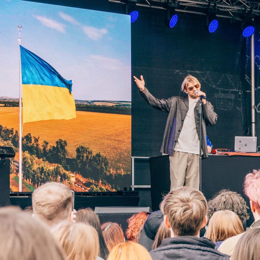 Украинский певец Иван Дорн, который извинялся за "братские народы", будет развлекать россиян на Бали в новогоднюю ночь