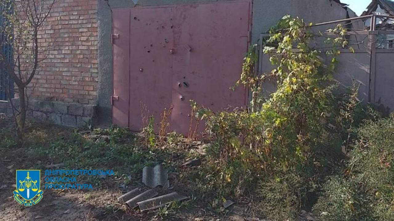 Окупанти вдарили по Нікополю дронами-камікадзе: загинула жінка, поранено чоловіка