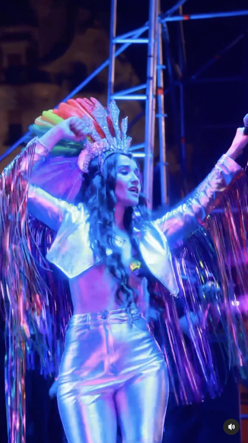 Наталию Орейро хотят лишить гражданства РФ из-за "пропаганды ЛГБТ": звезда "Дикого ангела" с голой грудью выступила на гей-прайде