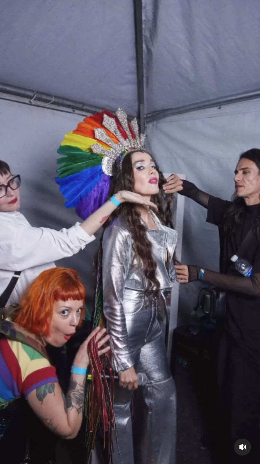 Наталію Орейро хочуть позбавити громадянства РФ через "пропаганду ЛГБТ": зірка "Дикого ангела" з голими грудьми виступила на гей-прайді