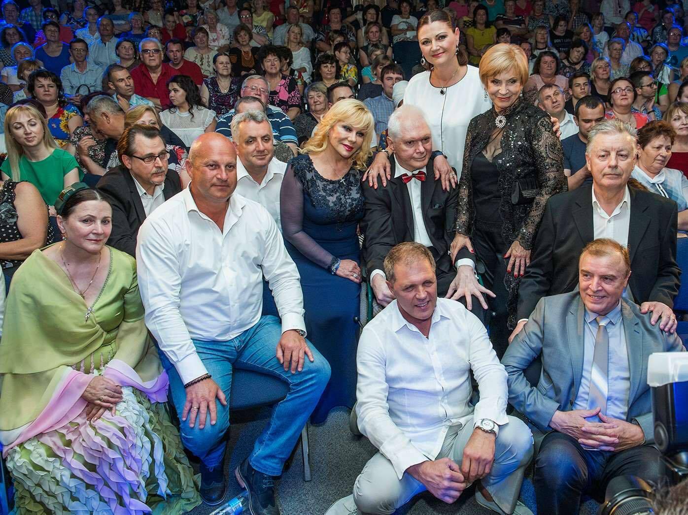 У Німеччині попрощалися з легендарним телеведучим Анатолієм Васяновичем: ексклюзивні кадри