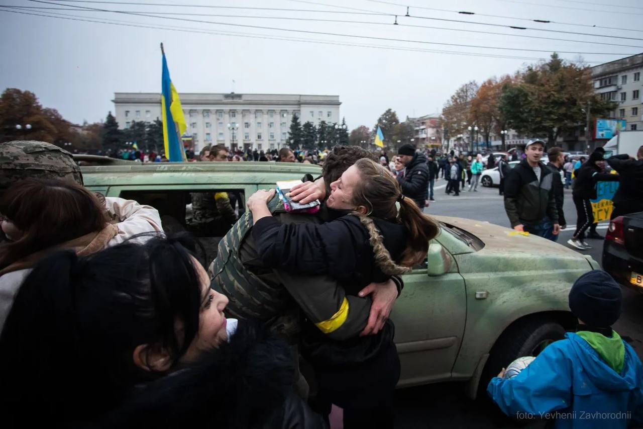 Рік тому ЗСУ визволили Херсон від окупантів: як це було. Фото і відео