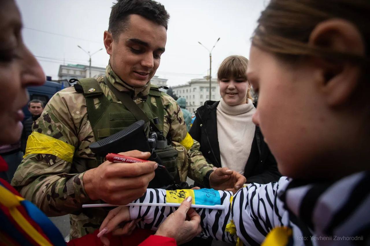 Рік тому ЗСУ визволили Херсон від окупантів: як це було. Фото і відео