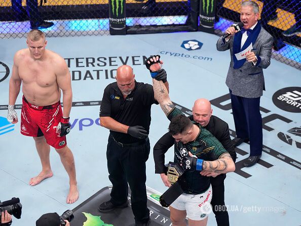 Російського бійця відправили у важкий нокаут в 1-му раунді в чемпіонському бою UFC. Відео