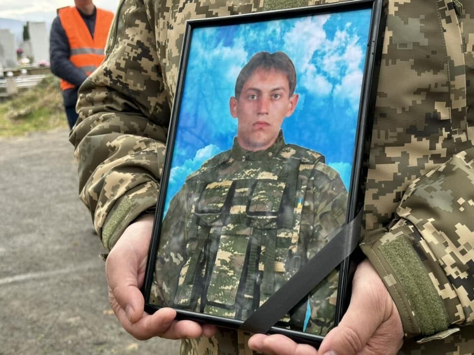 Вернулся домой на щите: на войне погиб 41-летний солдат Игорь Яцко из Надвирной. Фото и видео