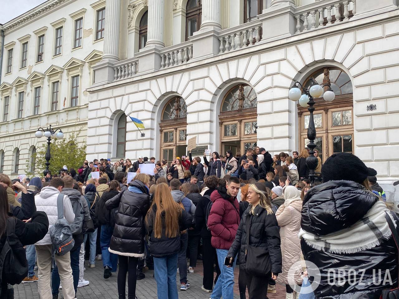 "Позорит Украину": во Львове студенты вышли на митинг с требованием увольнения Фарион. Что известно о скандалах с ее участием