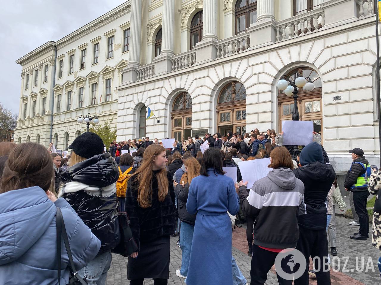 "Ганьбить Україну": у Львові студенти вийшли на мітинг з вимогою звільнення Фаріон. Що відомо про скандали з її участю
