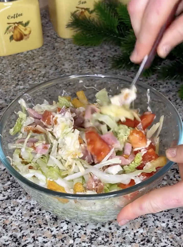 Домашний салат из пекинской капусты