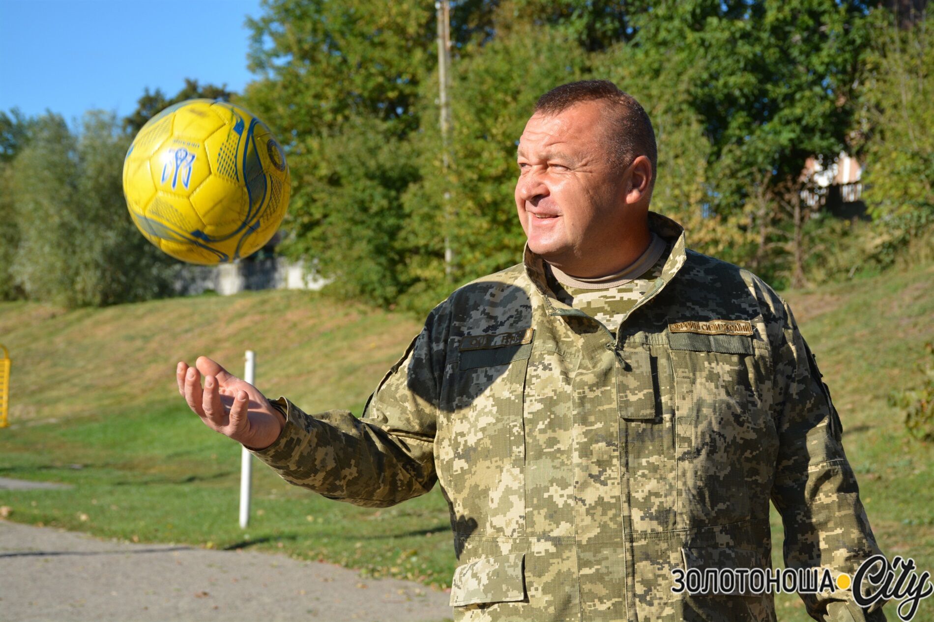 Российские оккупанты убили футбольного тренера и бывшего вратаря, когда он спасал бойцов