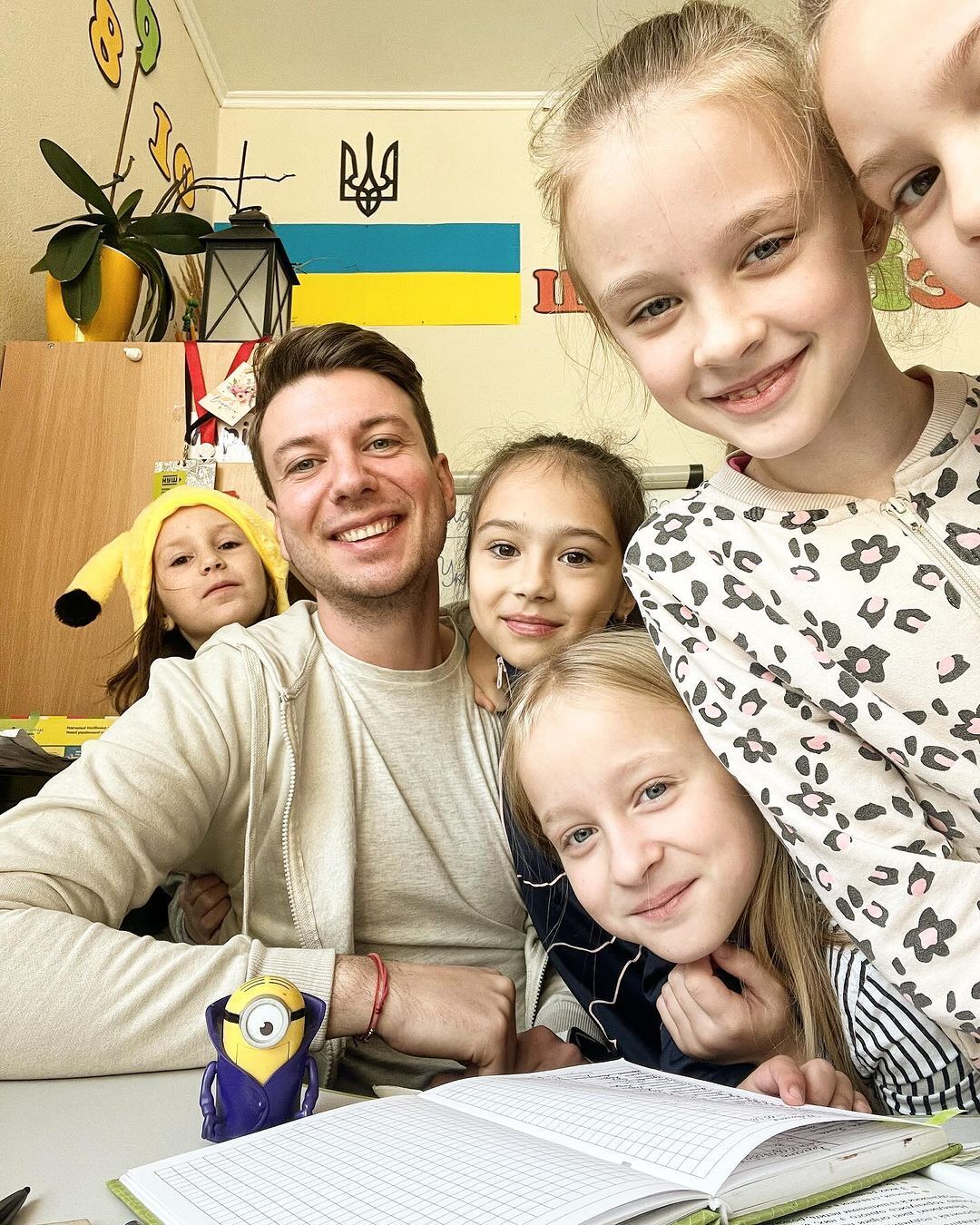 Обращение на ''вы'', домашка для родителей и странные учебники. Учитель начальных классов – о том, что его раздражает в школах Украины