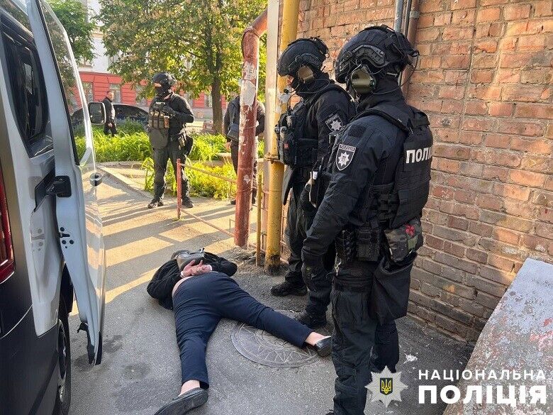 Сбывали наркотики в Лукьяновском СИЗО: о подозрении сообщили "смотрящему" и его подельникам. Фото и видео